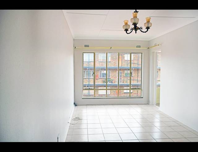 BEDROOM APARTMENT FOR SALE IN NEW REDRUTH